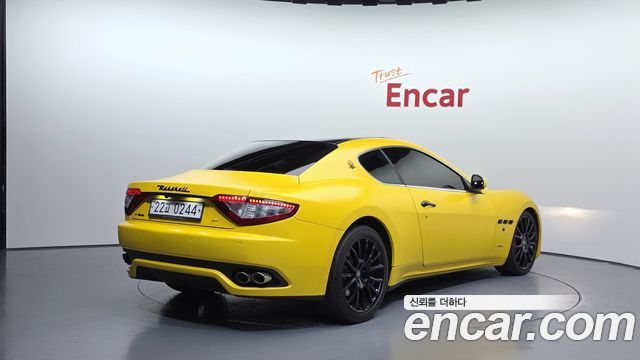 Maserati GranTurismo S 4.7 — пробег 76 935 км — фото 2 из 5