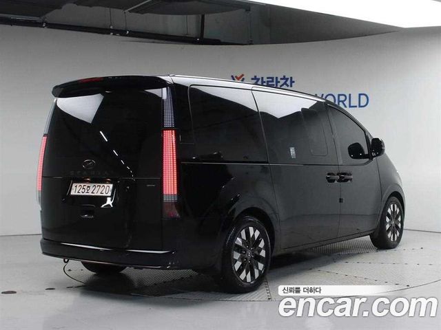 Hyundai Staria 4WD Lounge 9-Seater Inspiration — пробег 77 535 км — фото 2 из 5