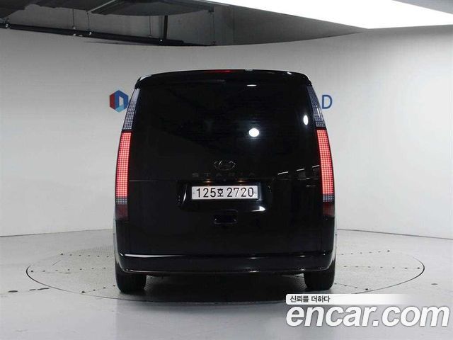 Hyundai Staria 4WD Lounge 9-Seater Inspiration — пробег 77 535 км — фото 4 из 5