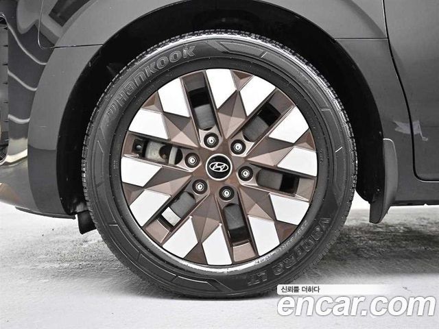 Hyundai Staria 4WD Lounge 9-Seater Inspiration — пробег 77 535 км — фото 5 из 5
