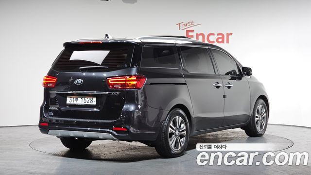 Kia Carnival 9-Seater Luxury — пробег 86 540 км — фото 2 из 5