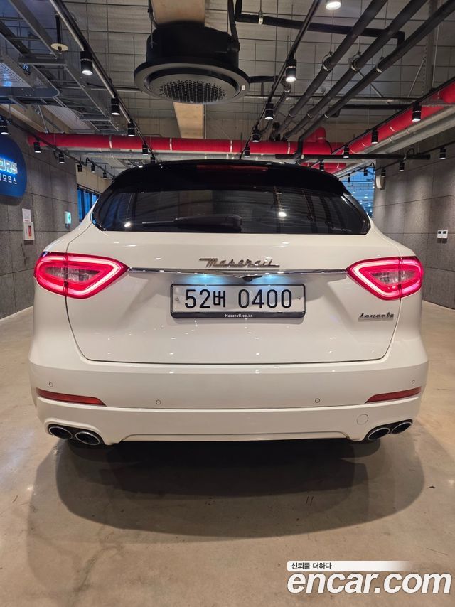 Maserati Levante из Кореи Encar