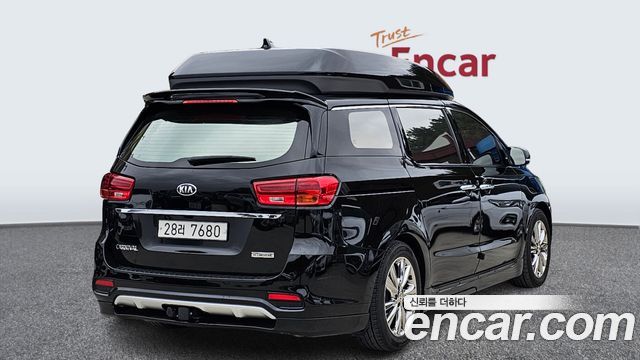 Kia Carnival 9-Seater Hi-Limousine Prestige — пробег 121 200 км — фото 2 из 5