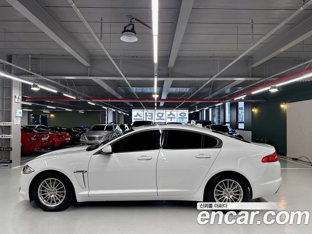 Jaguar XF 2.2D Luxury X250 — пробег 66 032 км — фото 4 из 5