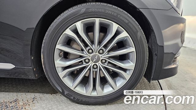Hyundai Genesis из Кореи Encar