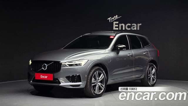 Volvo XC60 T8 R-Design — пробег 52 722 км — фото 1 из 5