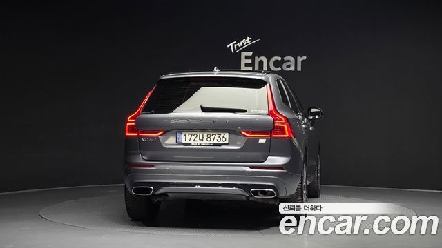 Volvo XC60 T8 R-Design — пробег 52 722 км — фото 4 из 5