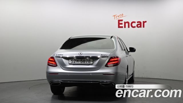 Mercedes-Benz E-Class из Кореи Encar