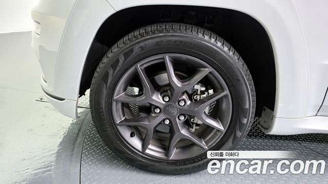 Jeep Cherokee 3.6 Limited-X WK2 — пробег 38 830 км — фото 5 из 5