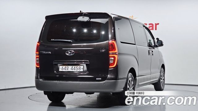 Hyundai Starex 4WD Urban 9-Seater Exclusive — пробег 108 661 км — фото 2 из 5