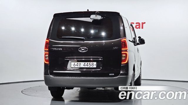 Hyundai Starex 4WD Urban 9-Seater Exclusive — пробег 108 661 км — фото 4 из 5