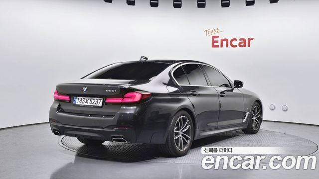 BMW 5-Series 520i M Sport — пробег 62 936 км — фото 2 из 5
