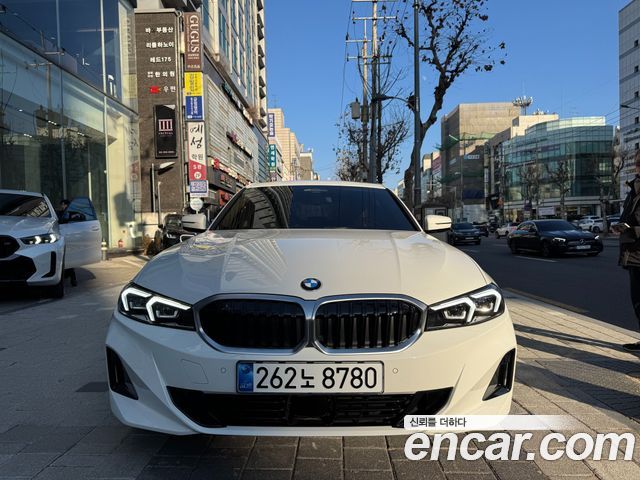 BMW 3-Series 320i M Sport — пробег 2 566 км — фото 1 из 5