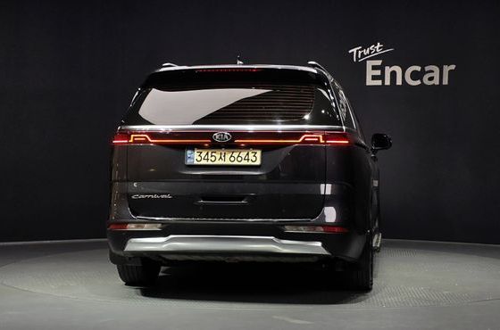 Kia Carnival 9-Seater Signature — пробег 77 923 км — фото 4 из 5