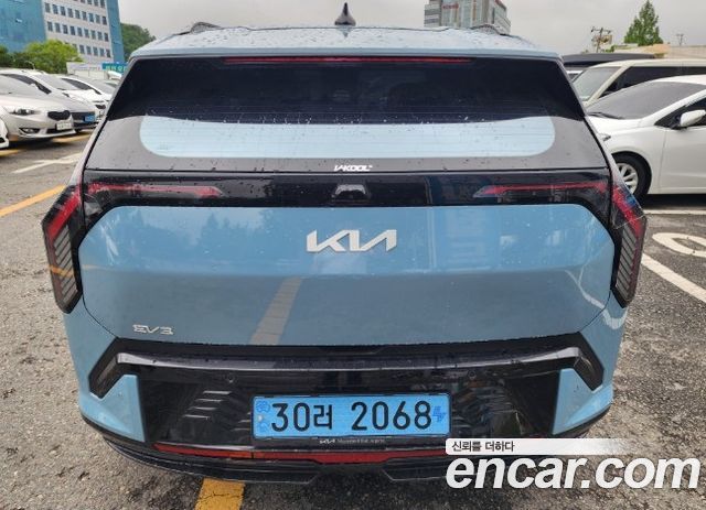 Kia EV3 из Кореи Encar