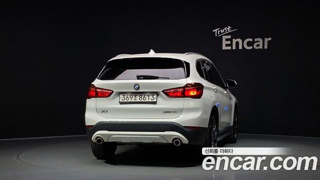 BMW X1 xDrive 20i xLine — пробег 94 291 км — фото 4 из 5