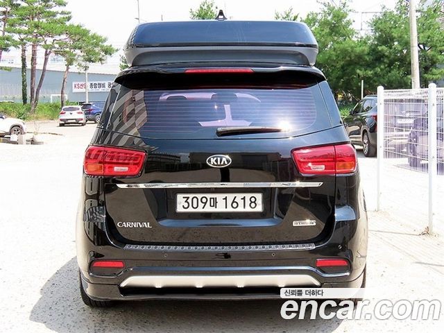 Kia Carnival 9-Seater Hi-Limousine Prestige Hiroof — пробег 117 178 км — фото 2 из 5