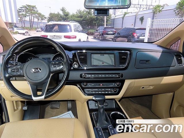 Kia Carnival 9-Seater Hi-Limousine Prestige Hiroof — пробег 117 178 км — фото 5 из 5