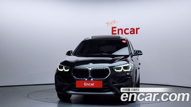 BMW X1 xDrive 20i Advantage — пробег 30 035 км — фото 3 из 5