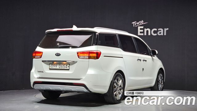 Kia Carnival из Кореи Encar