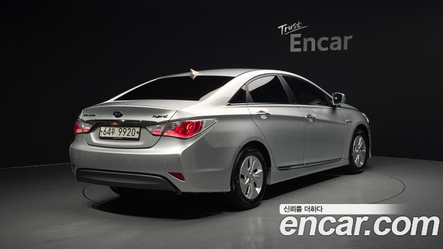 Hyundai Sonata 2.0 Modern — пробег 212 871 км — фото 2 из 5