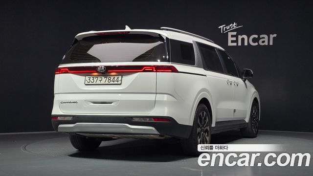 Kia Carnival Diesel 9-Seater Prestige — пробег 77 094 км — фото 2 из 5