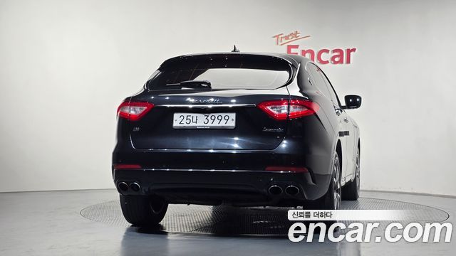 Maserati Levante из Кореи Encar