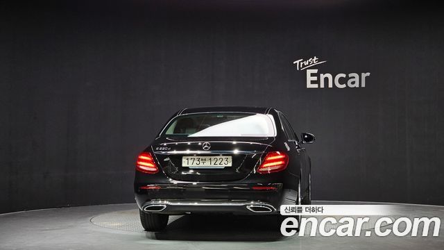 Mercedes-Benz E-Class из Кореи Encar