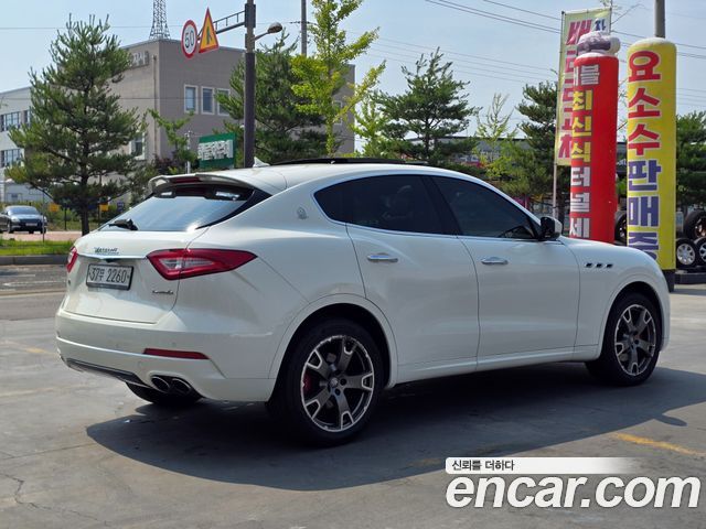 Maserati Levante из Кореи Encar