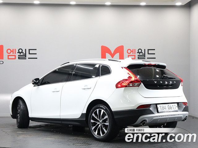 Volvo V40 из Кореи Encar