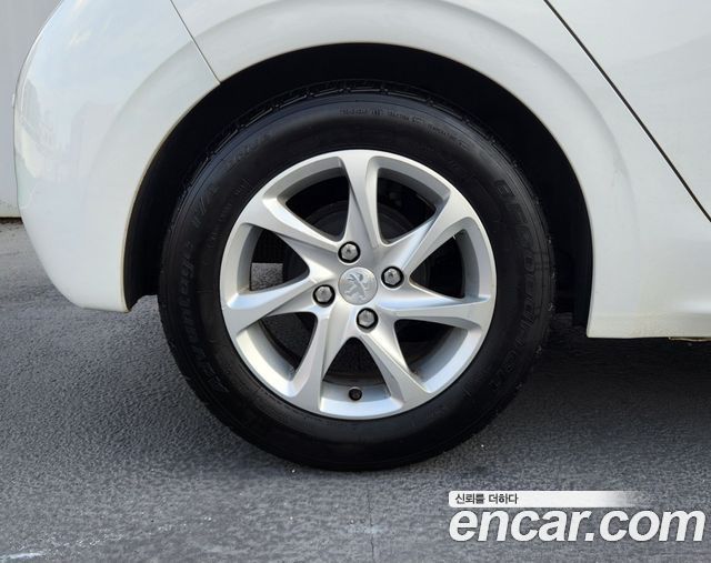 Peugeot 208 из Кореи Encar