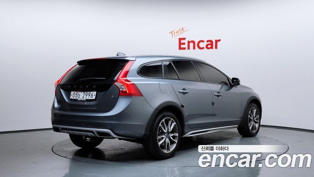 Volvo V60 D4 — пробег 98 333 км — фото 2 из 5