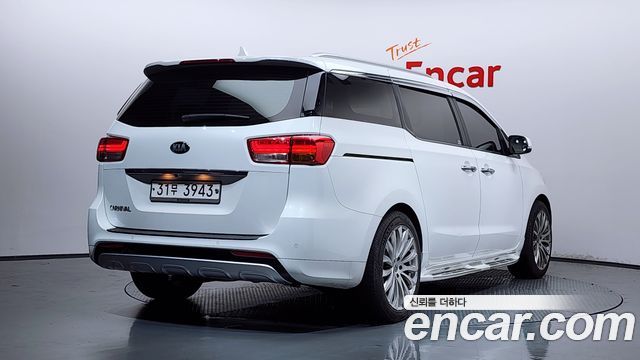 Kia Carnival из Кореи Encar