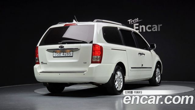 Kia Carnival из Кореи Encar