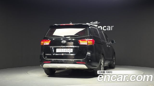 Kia Carnival из Кореи Encar