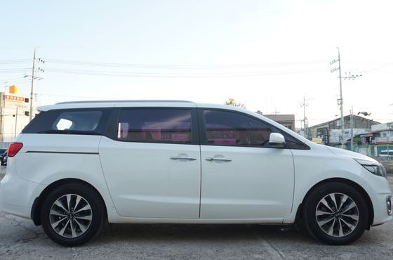 Kia Carnival 9-seater Luxury — пробег 280 962 км — фото 5 из 5