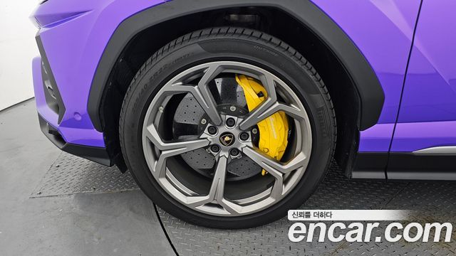 Lamborghini Urus из Кореи Encar
