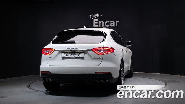 Maserati Levante из Кореи Encar