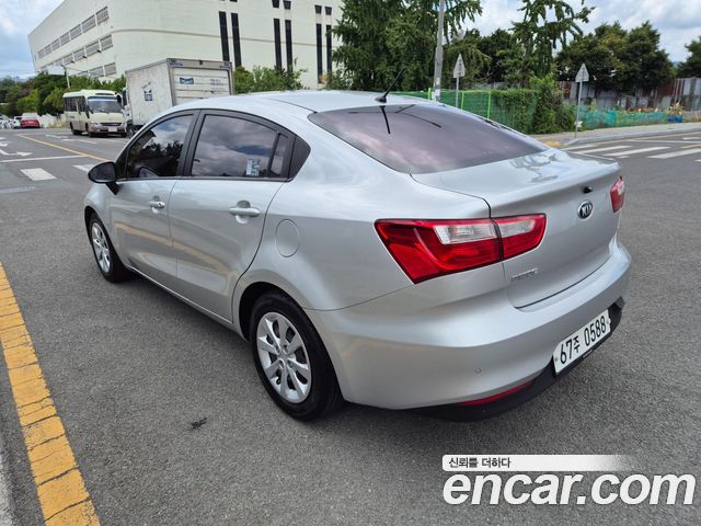 Kia pride 4DR 1.4 MPI Deluxe — пробег 123 551 км — фото 4 из 5