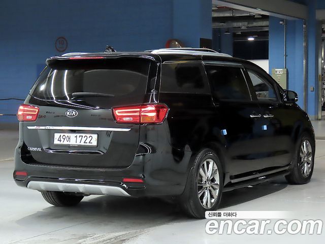 Kia Carnival из Кореи Encar