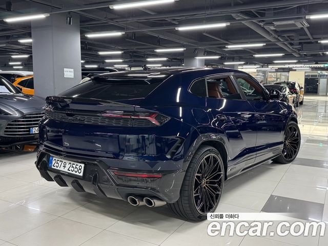 Lamborghini Urus из Кореи Encar