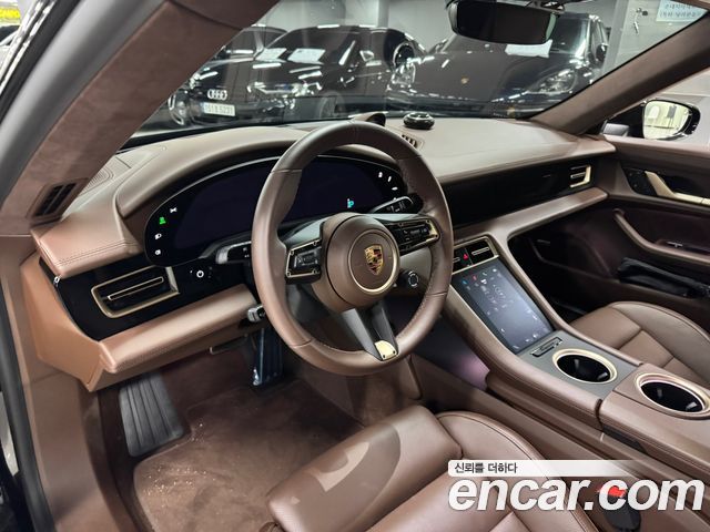 Porsche Taycan Turbo — пробег 13 600 км — фото 4 из 5