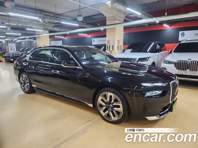 BMW 7-Series 750e xDrive Design Pure Excellence — пробег 4 270 км — фото 1 из 5