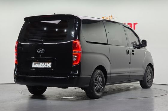 Hyundai Starex Van 5-Seater Smart — пробег 127 578 км — фото 2 из 5