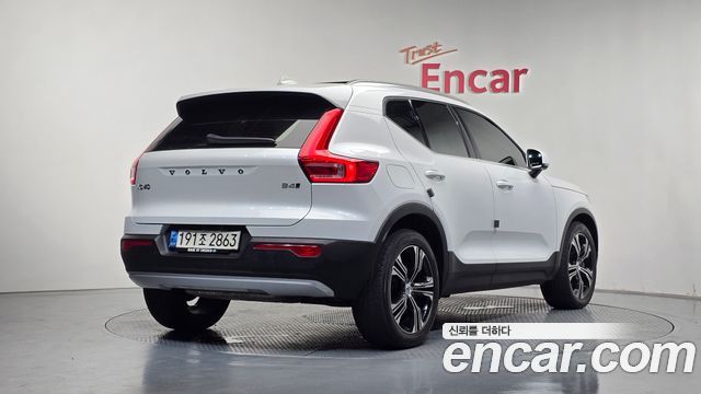 Volvo XC40 B4 Inscription — пробег 102 703 км — фото 2 из 5