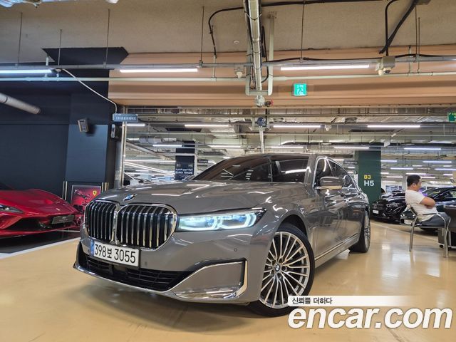 BMW 7-Series 740Li xDrive Design Pure Excellence — пробег 70 130 км — фото 1 из 5