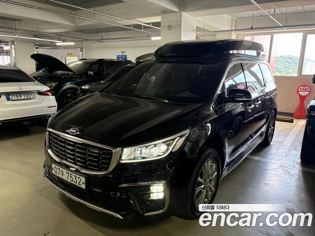 Kia Carnival Gasoline 9-Seater Hi-Limousine Noblesse Special — пробег 117 798 км — фото 1 из 5