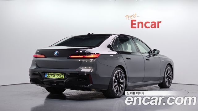 BMW i7 из Кореи Encar