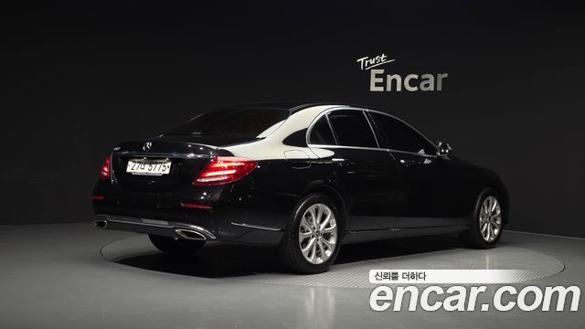 Mercedes-Benz E-Class из Кореи Encar