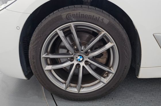 BMW 5-Series 520d xDrive M Sport Package Plus — пробег 70 748 км — фото 5 из 5